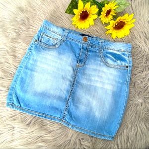 Stretchy denim skirt - size 12